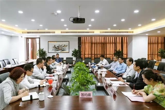 14652826946822536MHg.jpg 14652826946822536MHg.jpg